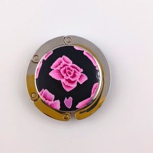 Purse hook, foldable.